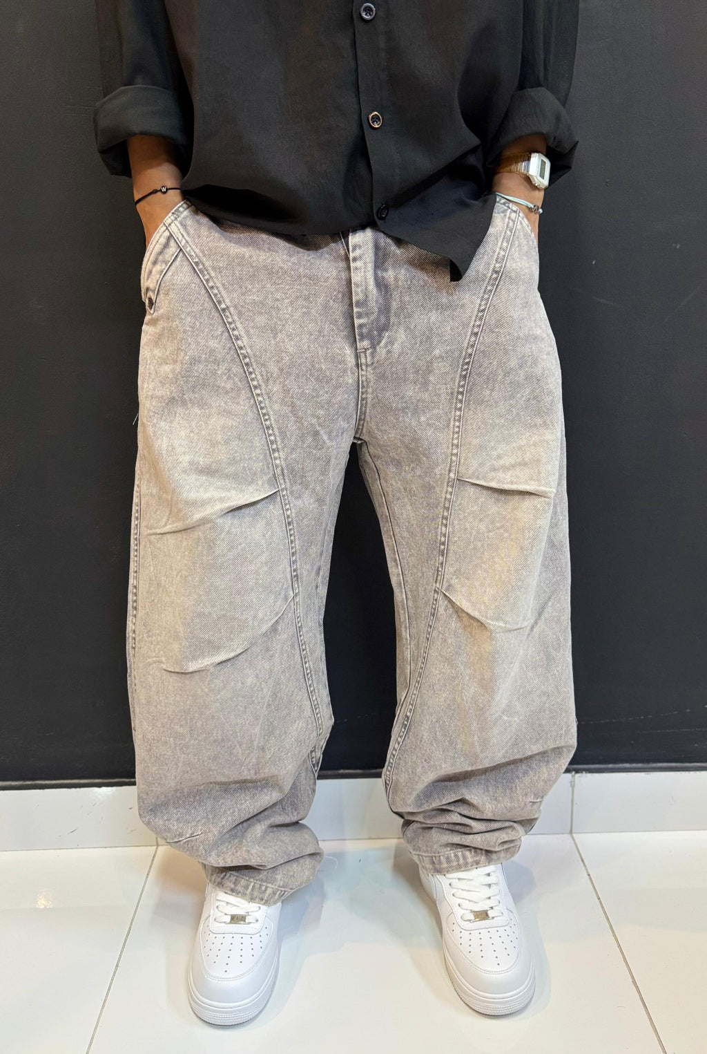 Baggy Acid Wash Denim Jeans with Curved Seams