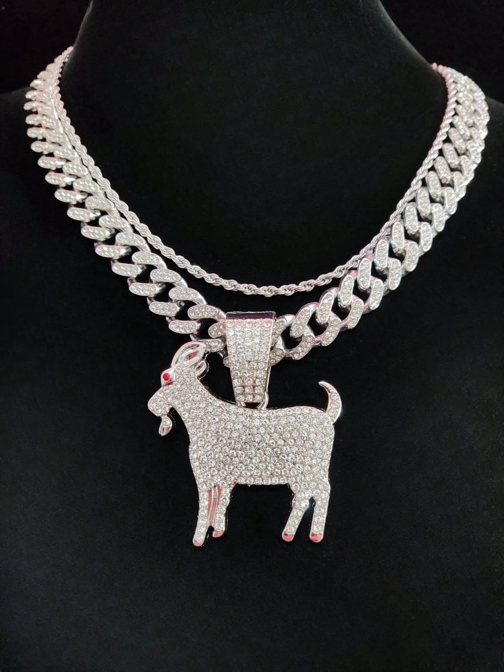 1pc Fashionable Creative Goat Shaped Pendant Necklace