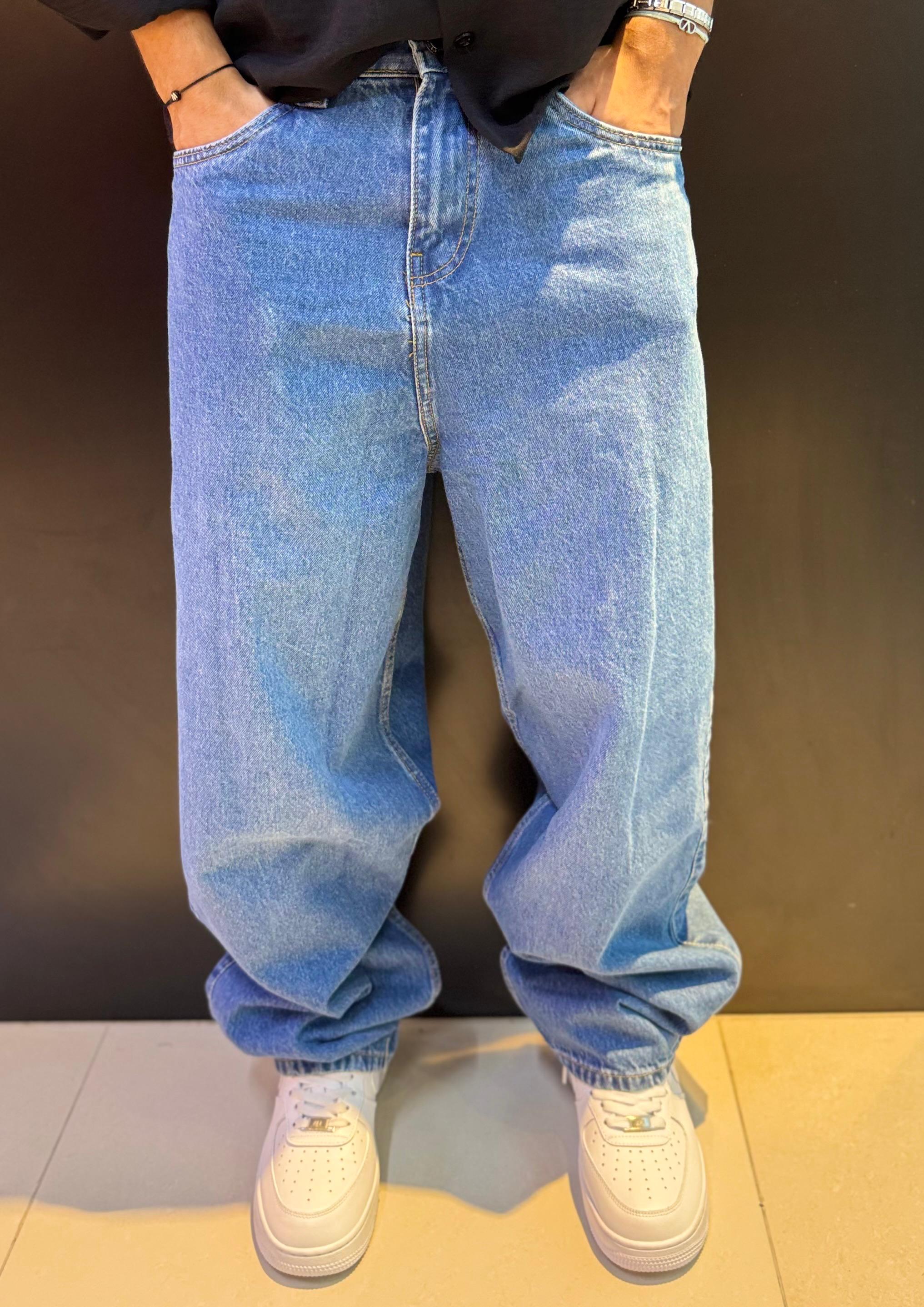 STWD Light Wash Baggy Jeans