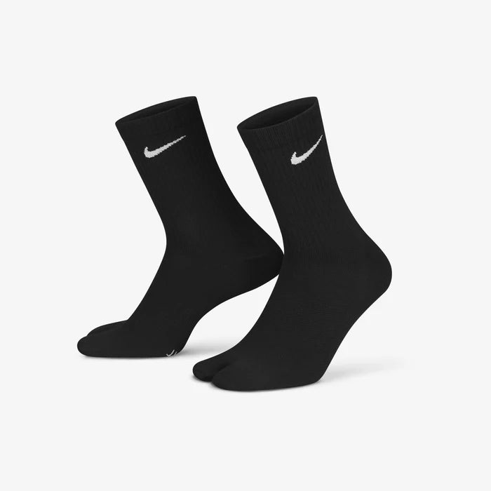 NIKE WHITE & BLACK SOCKS LONG