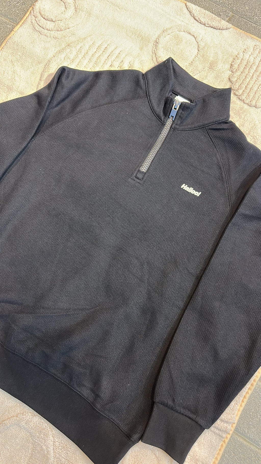 Black Quarter-Zip Sweatshirt | Ribbed Pullover with "Helloo!" Detail