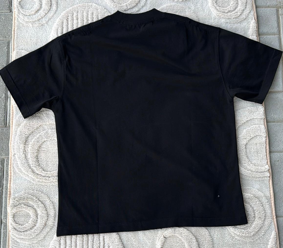 PACESTUDIOS PARIS Black T-Shirt with Sketch-Style Eyewear Graphic