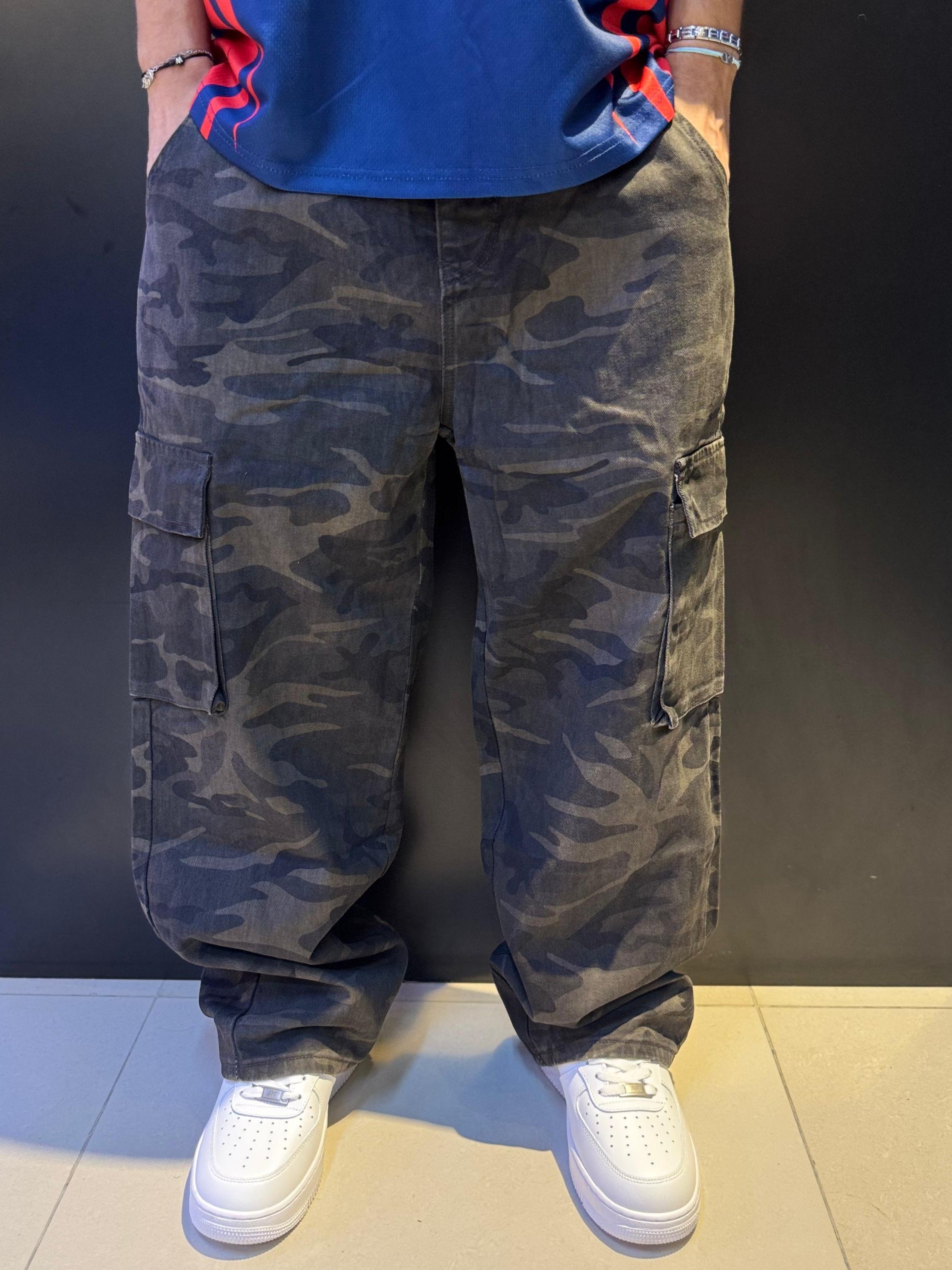 Loose-Fit Camo Cargo Pants