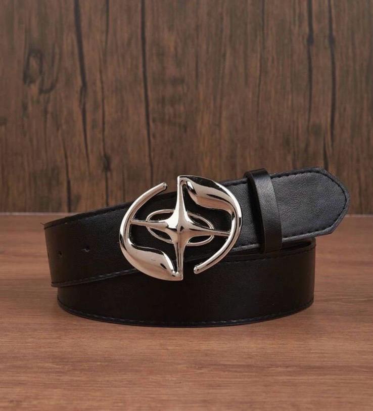 Chic White Faux Leather Belt with Silver-Tone "G" Buckle