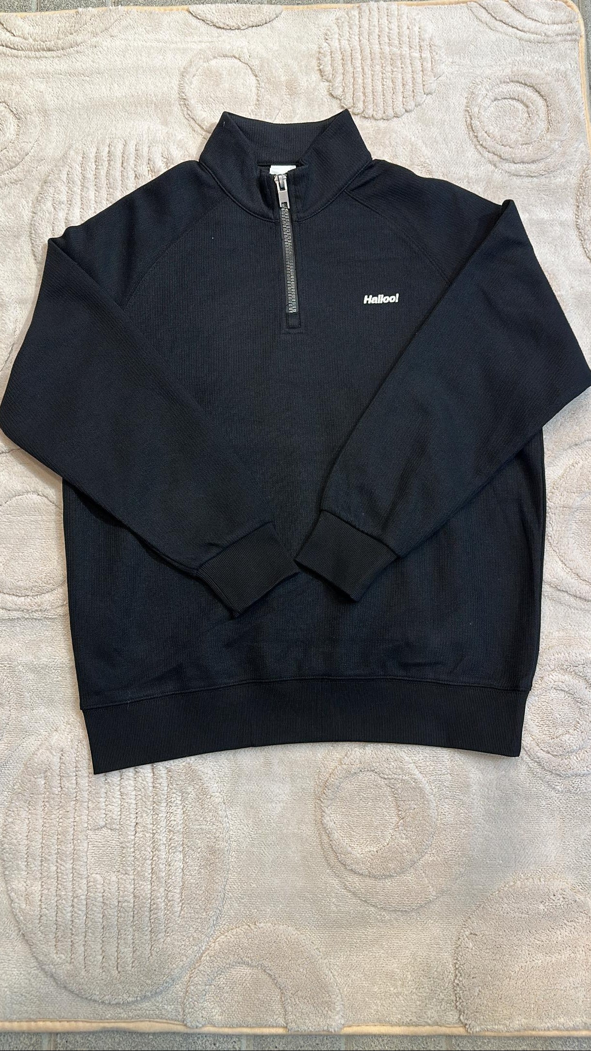 Black Quarter-Zip Sweatshirt | Ribbed Pullover with "Helloo!" Detail
