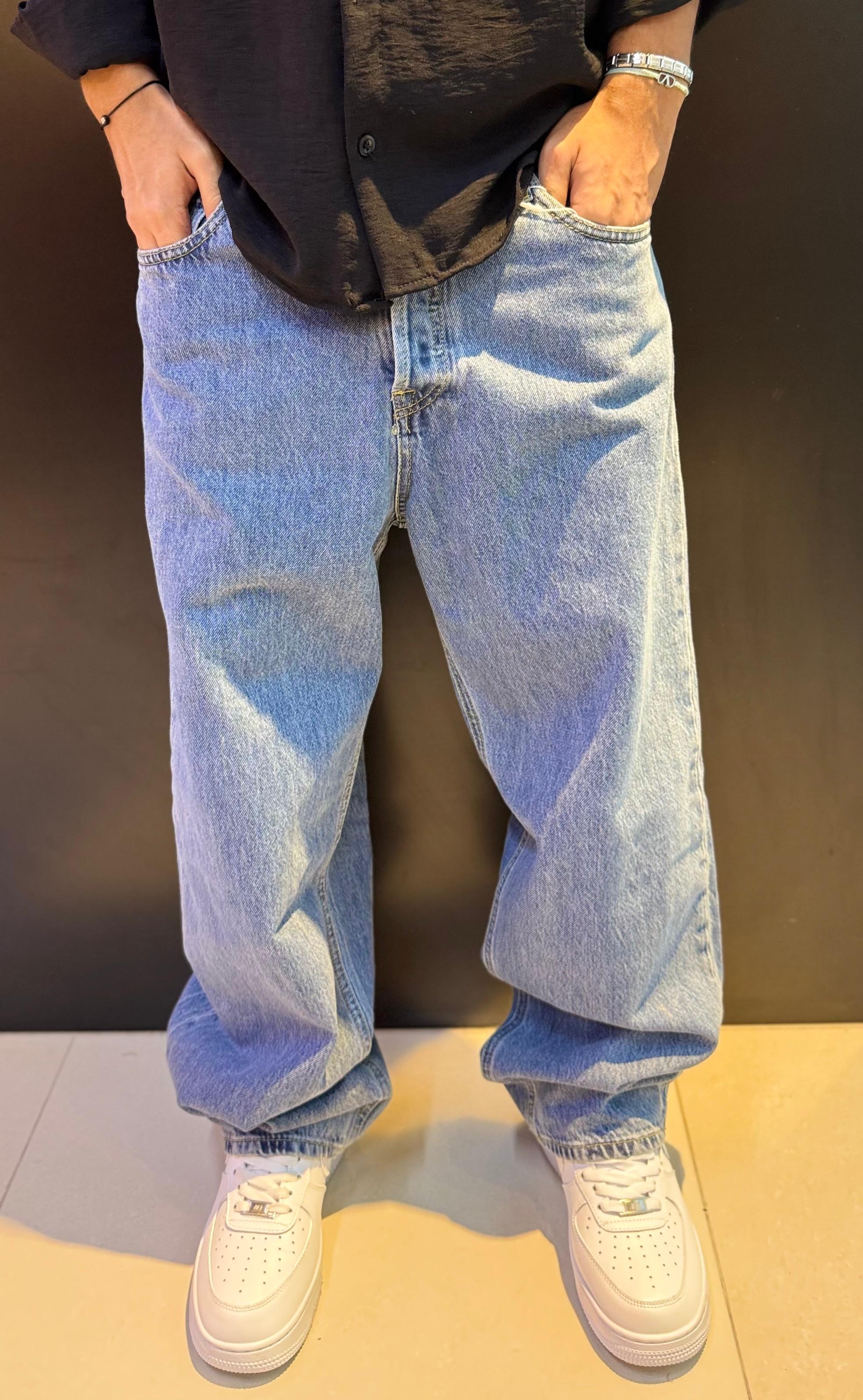 Light Wash Baggy Jeans