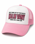Kalm Vany Graphic Trucker Cap – Pink & White