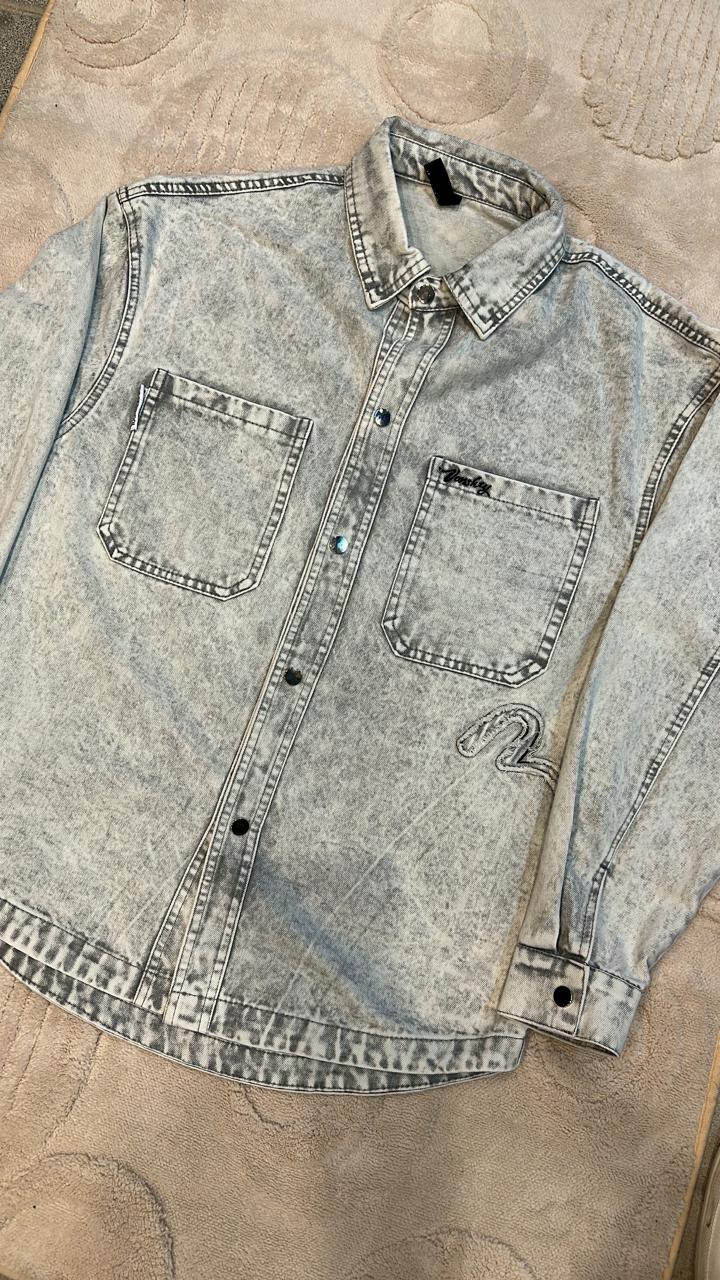 Vonshy Retro Acid Wash Denim Shacket with Twin Pockets