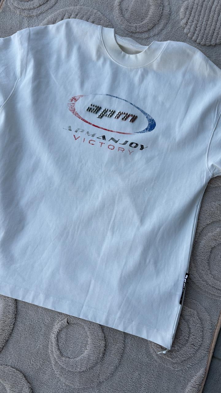 Cream White "APM APMANJOY VICTORY" Graphic T-Shirt
